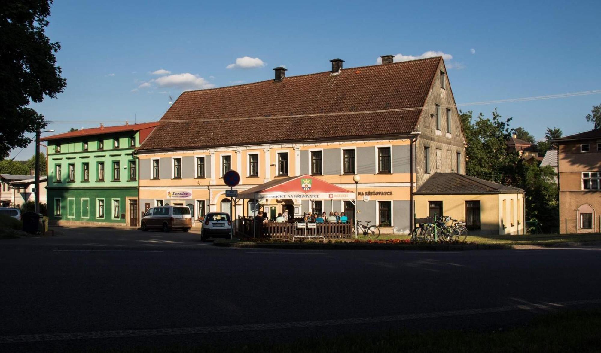 Restaurace Na Krizovatce Apartment Bozanov Bagian luar foto